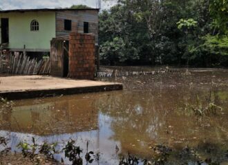 Chuvas fortes e as enchentes são fatores de risco para o aumento de casos de leptospirose. Foto: Odair Leal/ Sesacre