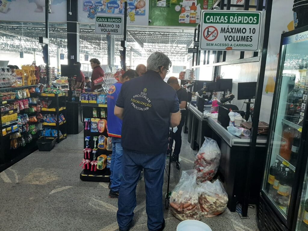 Ao todo, 70kg de produtos irregulares foram apreendidos no local