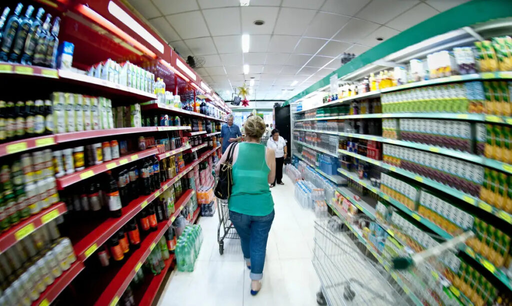 Alimentos e bebidas tiveram alta de 1,12% em fevereiro -Foto: EBC/Arquivo