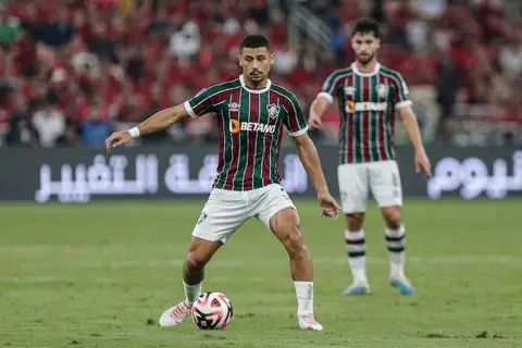 Andreé retorna ao time do Fluminense para o clássico - Foto: Lucas Merçon / FFC