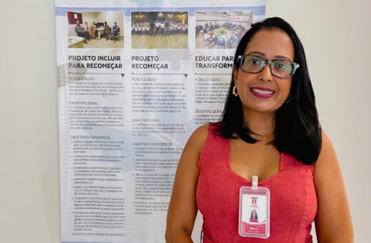 Mirlene Taumaturgo facilitadora na ação educativa - Foto: Bruna Kéren