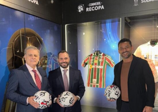 Mário Bittencourt, Fred e Marcelo Penha representaram o Fluminense no sorteio da Libertadores - Foto: Reprodução / Instagram