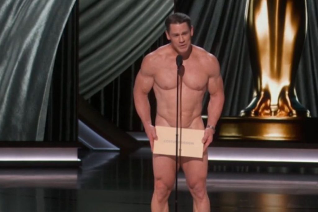 Jhon Cena entra pelado para anunciar categoria no Oscar 2024