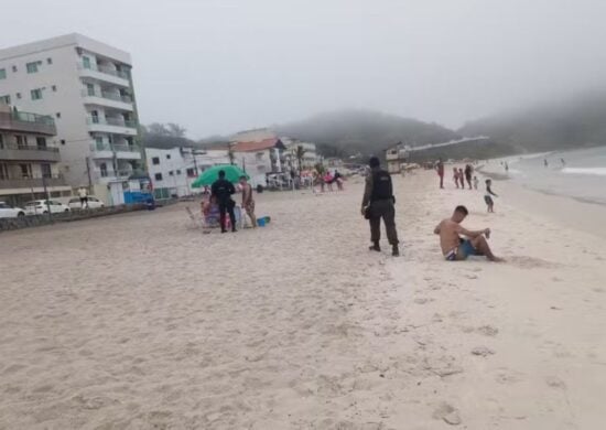 Acesso às praias está permitido somente a moradores. Imagem: Divulgação/Prefeitura de Arraial do Cabo