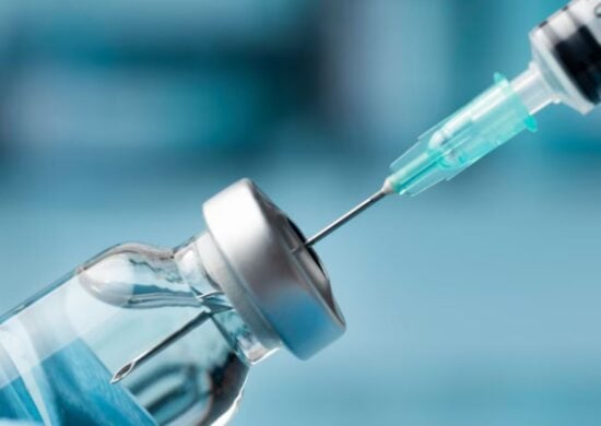No Brasil, a vacina foi aplicada em 153 milhões de pessoas
