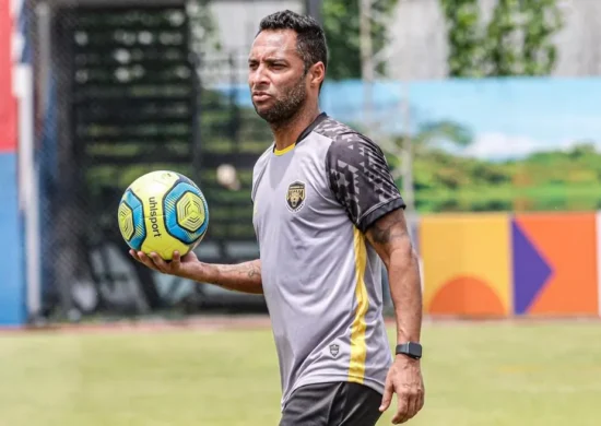 Ibson é auxiliar permanente do Amazonas. Equipe enfrentará o Flamengo na quarta (1) - Foto: João Normando