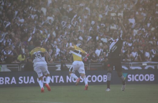 Vasco sofreu a terceira derrota seguida na Série A - Foto: Celso da Luz/CEC