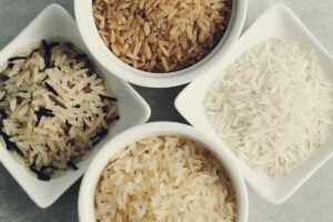 Diferenças entre os tipos de arroz está no tratamento do grão. Imagem: Freepik