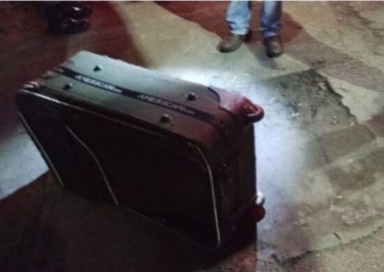 Polícia Civil informou que a mala foi encontrada próximo a um motel