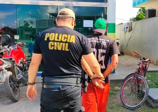 Suspeito é preso, em Manicoré - Foto: Divulgação/PC-AM