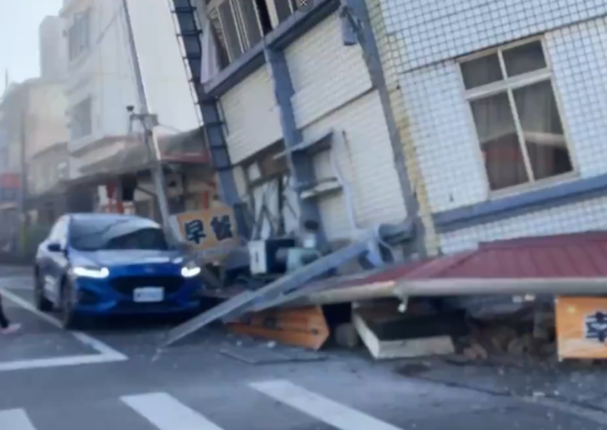 Terremoto destrói casa no Japão - Foto: Reprodução/ X @SIaxAJXBRivekPD