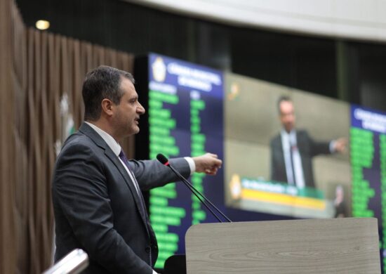 Marcelo Serafim (PSB) discursou durante sessão na Câmara. Imagem: Divulgação/Câmara Municipal de Manaus