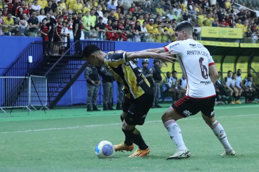 A última partida de Adilson Batista no comando do Amazonas foi a derrota para o Flamengo - Foto: Cauê Pontes