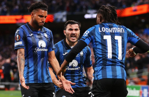 Lookman marcou três gols na vitória da Atalanta sobre o Bayer Leverkusen na final da Liga Europa - Foto: Reprodução/Instagram @atalantabc