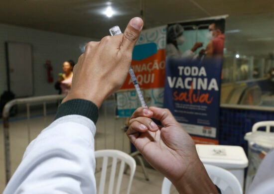 Covid-19: cerca de 94% dos brasileiros tomaram pelo menos uma dose da vacina