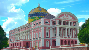 Teatro Amazonas é cartão postal de Manaus, capital que completa 355 anos - Foto: Reprodução/Tripadvisor