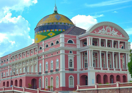 Teatro Amazonas é cartão postal de Manaus, capital que completa 355 anos - Foto: Reprodução/Tripadvisor