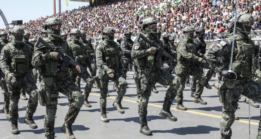 Exército lança editais de concurso com salários de ate R$ 8 mil