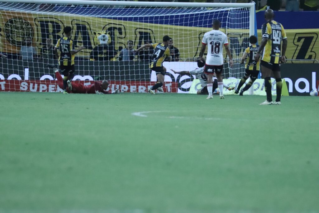 Gol perdido por Pedro -  Foto: Cauê Pontes