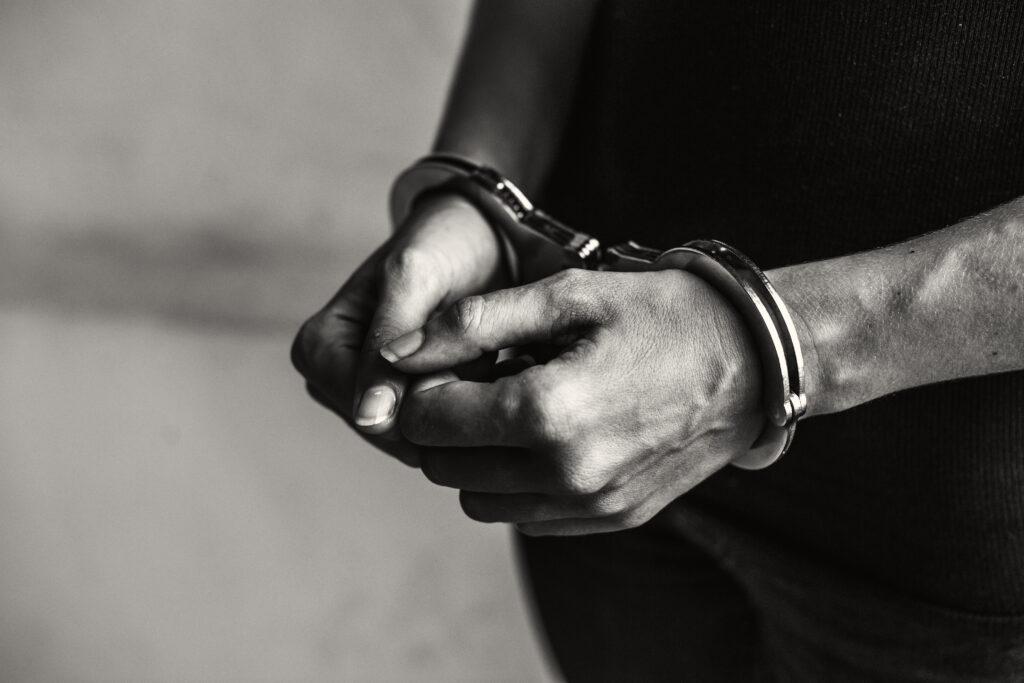 Comerciante é preso por estupro - Foto: Reprodução/Freepik