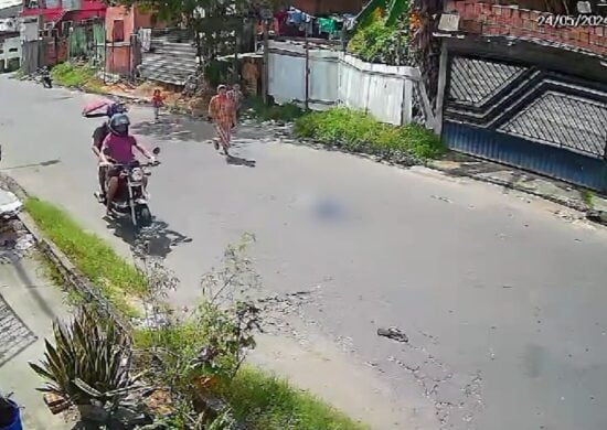 Motociclista atropela criança de 5 anos. Foto: Reprodução/TV Norte Amazonas