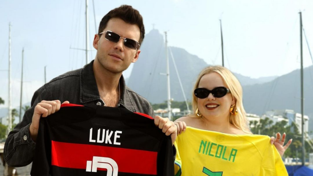 Bridgerton divulga 3ª temporada com camisa do Flamengo - Foto: Reprodução/Instagram/@mserralima
