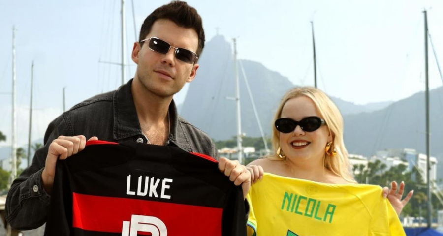Bridgerton divulga 3ª temporada com camisa do Flamengo - Foto: Reprodução/Instagram/@mserralima