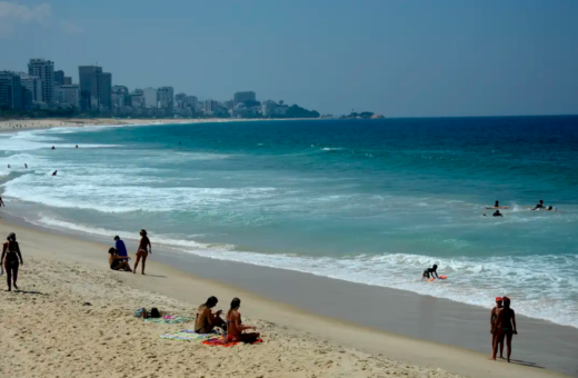 PEC que pode levar à privatização de praias entra em debate no Senado