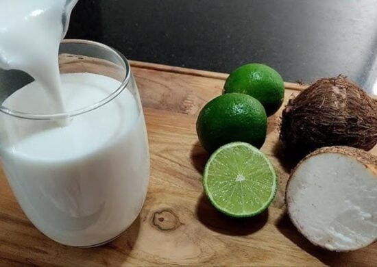 Suco de inhame pode ser batido com limão. Imagem: Reprodução/YouTube