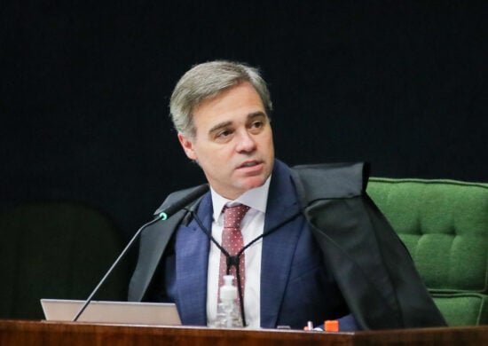 Ministro André Mendonça toma posse no TSE nesta terça-feira (25)