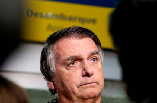 Bolsonaro diz que esquerda defende estupradores