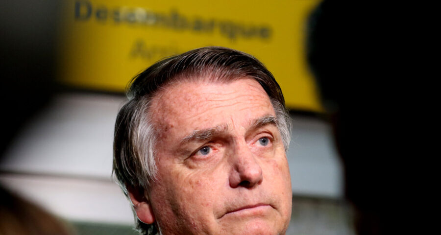 Bolsonaro diz que esquerda defende estupradores