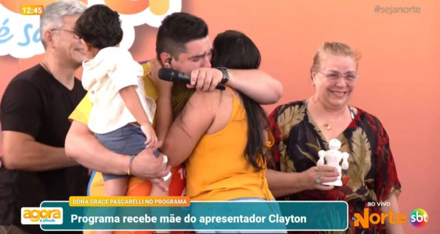 Clayton Pascarelli se emocionou durante homenagem da família na despedida da TV Norte Amazonas - Foto: Reprodução/TV Norte Amazonas