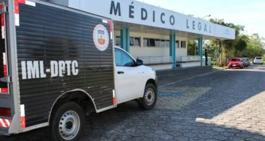 Corpo de homem morto fará exames no IML - Foto: Divulgação/SSP-AM