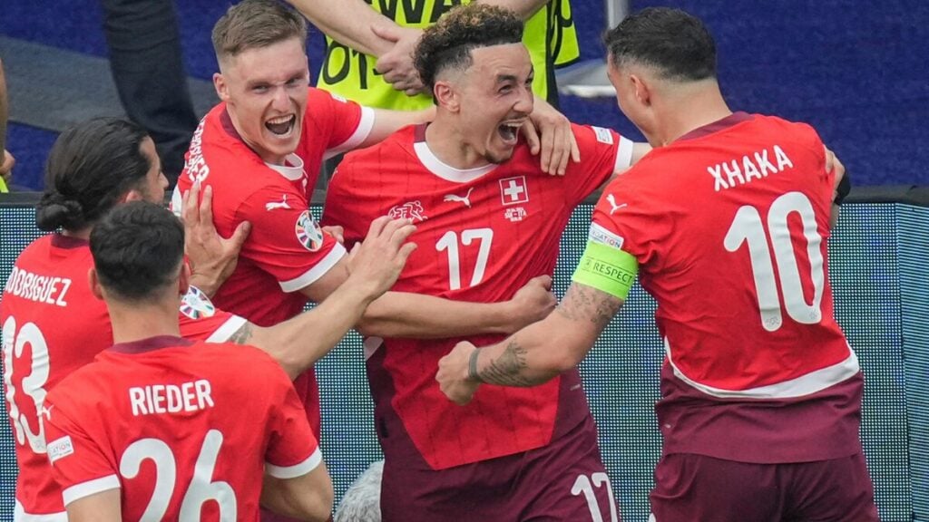 Freuler e Vargas marcaram os gols da Suíça - Foto: SOEREN STACHE/ASSOCIATED PRESS/ESTADÃO CONTEÚDO