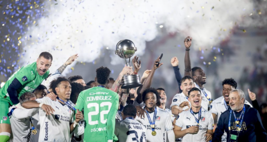 A LDU conquistou o título da Sul-Americana em 2023 - Foto: Divulgação/Conmebol