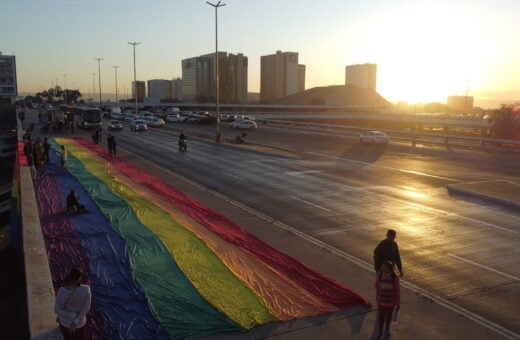 Brasília colorida no dia do Orgulho LGBTQIA+; veja como foi a celebração.