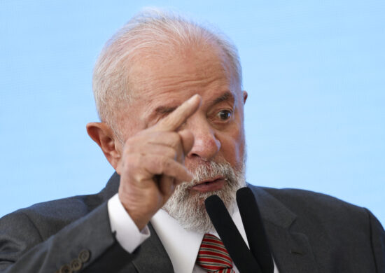 Lula diz que o ministro tem direito de provar sua inocência