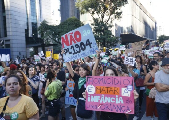 PL do aborto é foco de manifestação em todo o Brasil