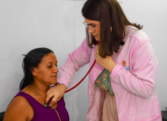 Unidades Móveis de Saúde da Mulher atendem em Manaus