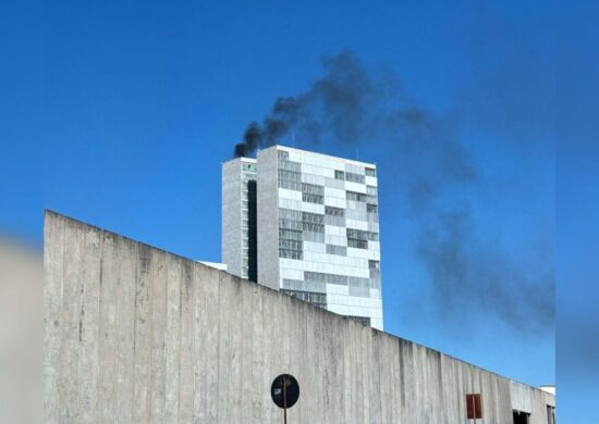 Fumaça saindo do Congresso Nacional. Foto cedida ao Portal Norte