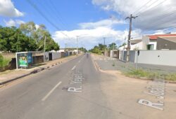 Rua Yeyê Coelho, na zona Oeste de Boa Vista, onde mulher bateu com carro em poste