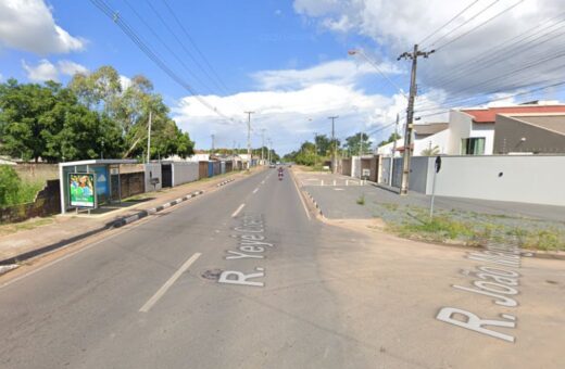 Rua Yeyê Coelho, na zona Oeste de Boa Vista, onde mulher bateu com carro em poste