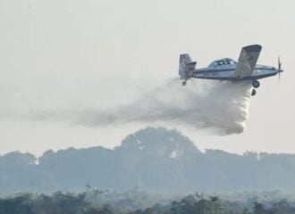 Bombeiros tentam combater incêndios no Pantanal em junho de 2024 Crédito: Bruno Rezende/Governo do Rio Grande do Sul
