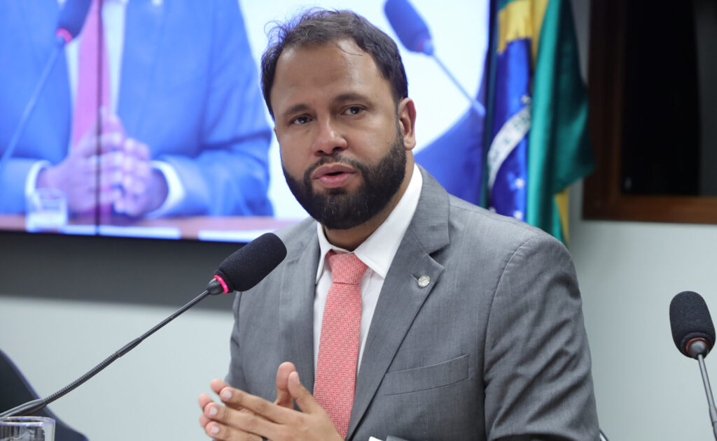 PL do aborto: Pastor Henrique Vieira (PSOL-RJ) diz que religião não pode ser usada para promover a violência e criminalizar mulheres.