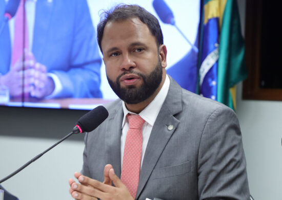 PL do aborto: Pastor Henrique Vieira (PSOL-RJ) diz que religião não pode ser usada para promover a violência e criminalizar mulheres.