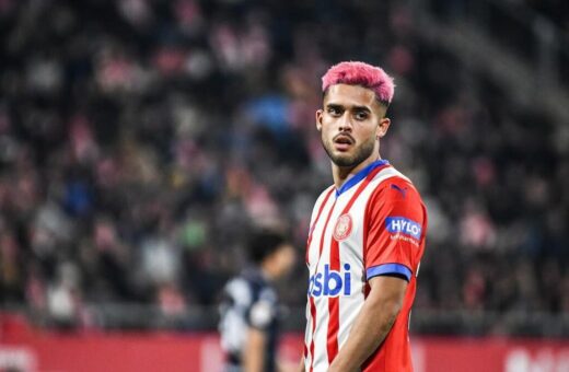 Yan Couto, jogador da Seleção Brasileira e do Girona tirou o cabelo rosa a pedido da CBF - Foto: Reprodução/Instagram @yan.couto
