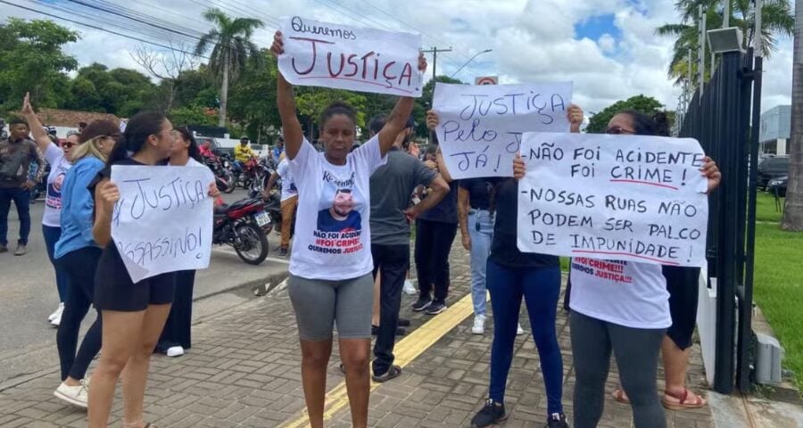 Protesto pede por justiça em Boa Vista