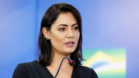 Violência contra mulher: fala de Lula irrita Michele Bolsonaro.