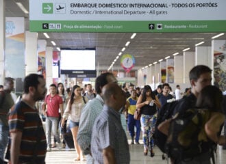 O apagão cibernético global gerou atrasou em cinco voos da Azul no aeroporto de Brasília